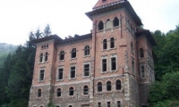 Castelul De La Izvorul Ampoiului