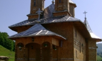 Manastirea Sfanta Treime Din Moiseni 