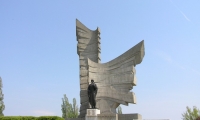 Monumentul Eroilor De La Paulis