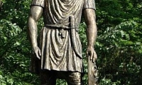 Statuia Pedestra a Lui Decebal Deva