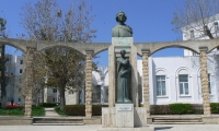 Statuia Lui Mihai Eminescu Din Constanta - obiectiv turistic