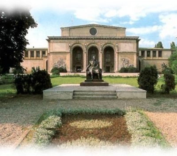Muzeul Operei Romane Bucuresti poza