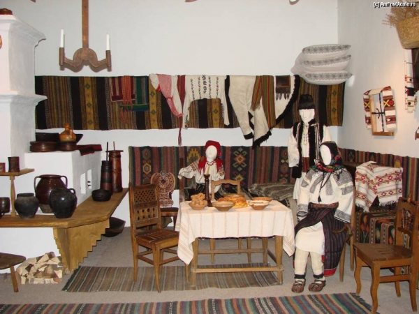 Muzeul Obiceiurilor Populare Din Bucovina poza