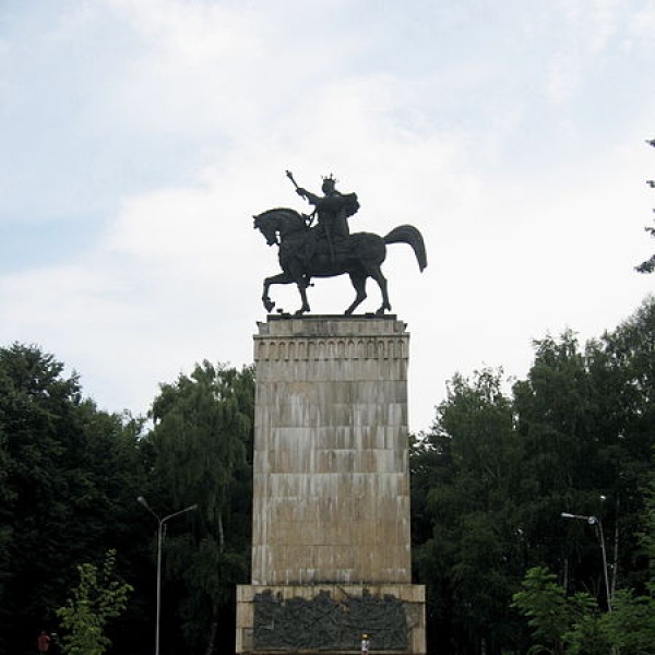 Statuia Ecvestra A Lui Stefan Cel Mare Din Suceava poza