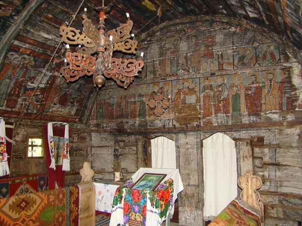 Biserica De Lemn Sfintii Arhangheli Mihail Si Gavriil Din Sarata poza
