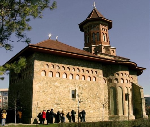 Biserica Sfanta Precista Din Bacau poza