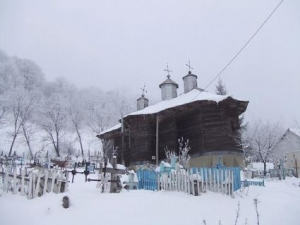 Biserica De Lemn Sfantul Nicolae Din Capusneni poza