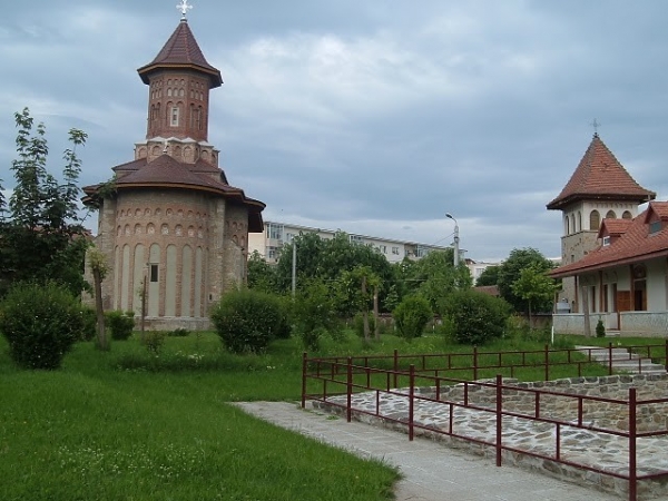 Biserica Sfanta Precista Din Bacau poza