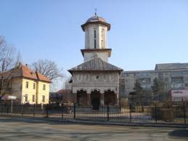 Biserica Sfantul Nicolae Si  Sfantul Andrei Din Targu Jiu poza