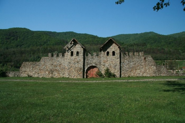 Castrul Roman De La Arutela poza