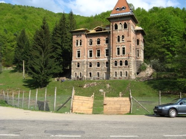 Castelul De La Izvorul Ampoiului poza