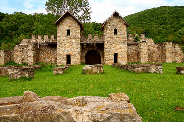 Castrul Roman De La Arutela poza