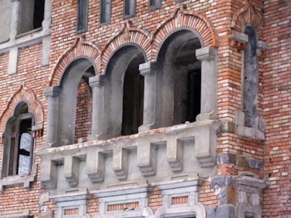 Castelul De La Izvorul Ampoiului poza