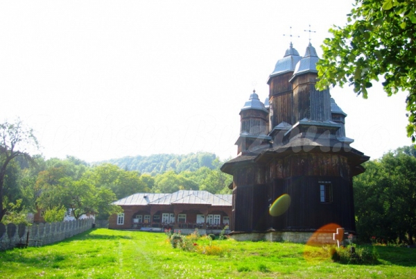 Manastirea Poiana Marului De La Bisoca poza