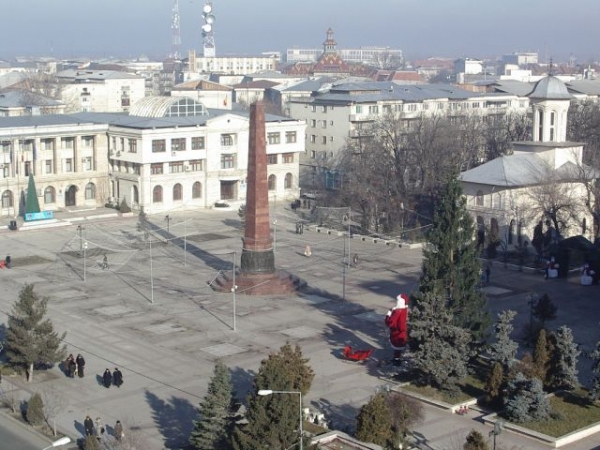 Monumentul Unirii Din Focsani poza