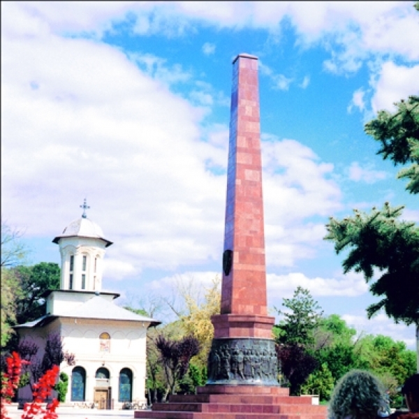 Monumentul Unirii Din Focsani poza