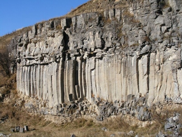 Rezervatia Naturala Coloanele De Bazalt De La Racos poza