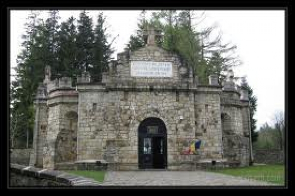 Mausoleul de la Soveja poza