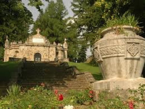 Mausoleul de la Soveja poza