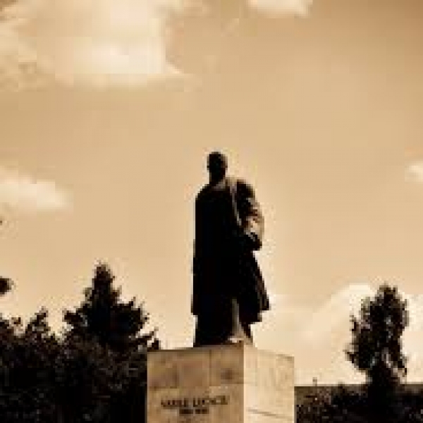 Statuia Lui Vasile Lucaciu poza