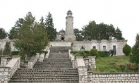 Mausoleul Eroilor Români din Topliţa poza