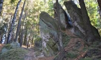 Rezervatia paleontologica si geologica Piatra Pinului si Piatra Soimului poza