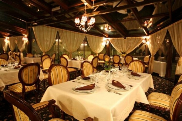 cazare Restaurant Classic Inn poza