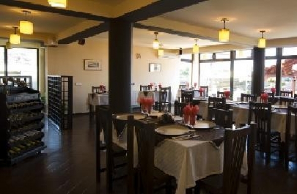 cazare Restaurant Oficial poza