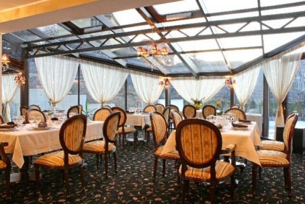 cazare Restaurant Classic Inn poza