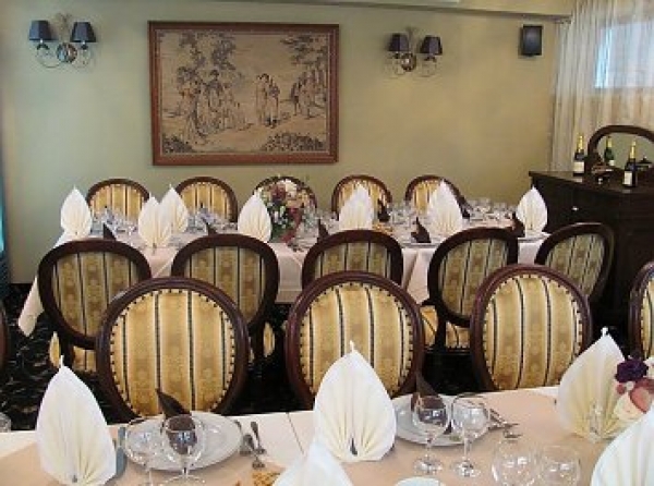 cazare Restaurant Classic Inn poza