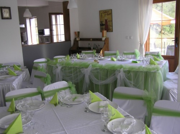 cazare Restaurant Castania poza