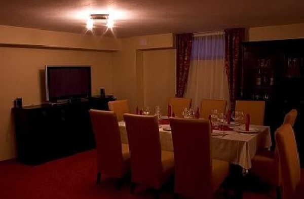 cazare Restaurant Marylou poza