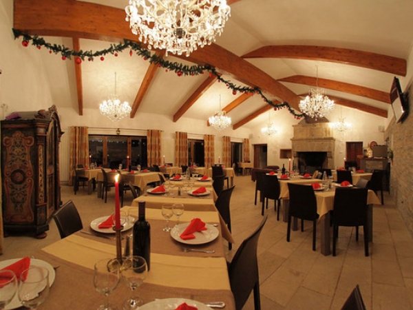 cazare Restaurant  Ermitage poza