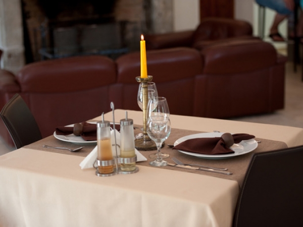 cazare Restaurant  Ermitage poza