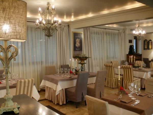 cazare Restaurant La Familia poza