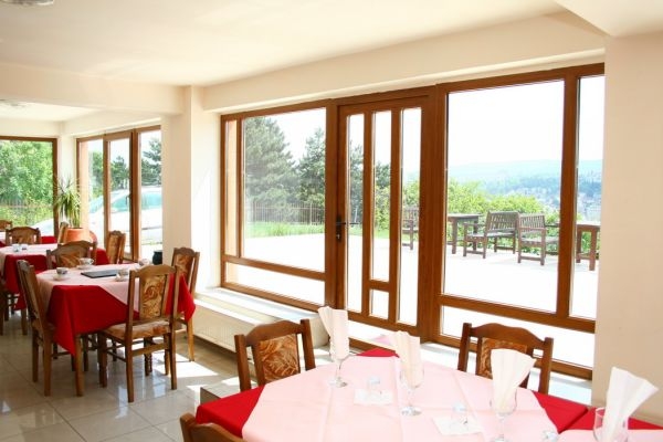 cazare Restaurant Cetatuia poza