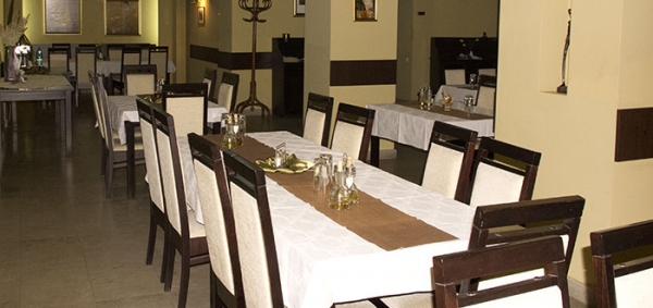 cazare Restaurant Seven poza