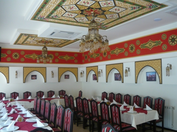 cazare Restaurant Decano poza