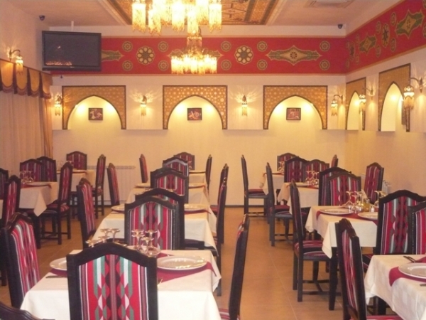 cazare Restaurant Decano poza