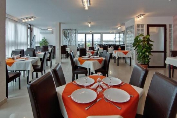 cazare Restaurant Namaste poza