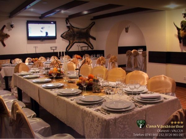 cazare Restaurant Casa Vanatorilor poza