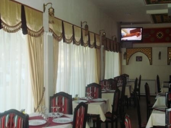 cazare Restaurant Decano poza