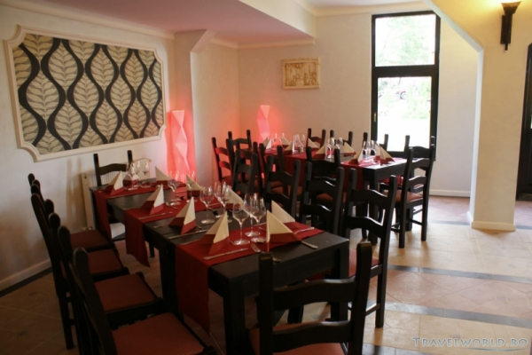 cazare Restaurant Baia Rosie poza
