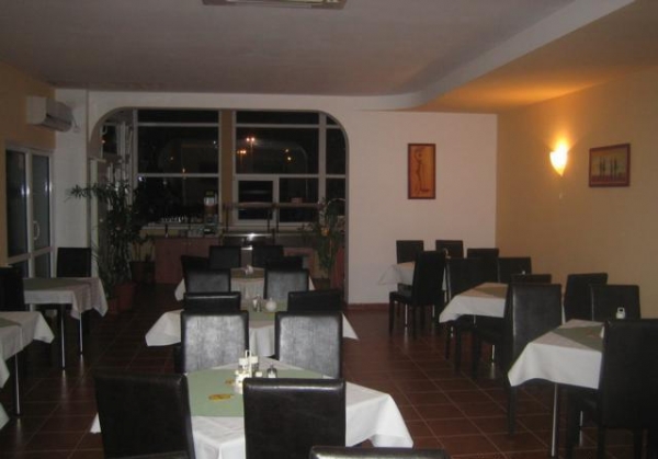 cazare Restaurant  Criss poza