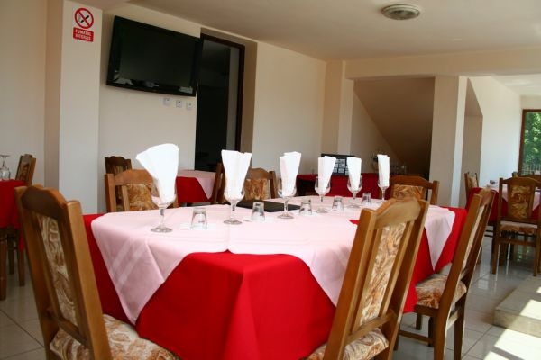 cazare Restaurant Cetatuia poza