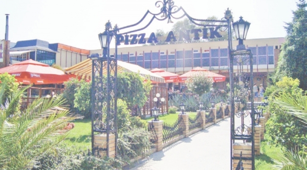 cazare Restaurant Pizzerie Antik poza