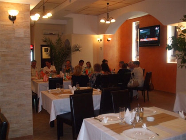cazare Restaurantul Palace poza
