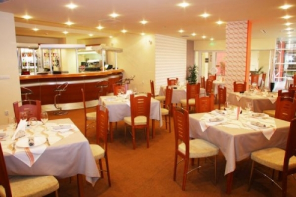 cazare Restaurant Torontal poza