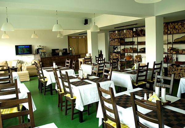 cazare Restaurant Sus In Sat poza