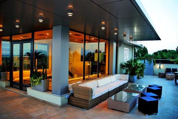 cazare Restaurant Club California poza